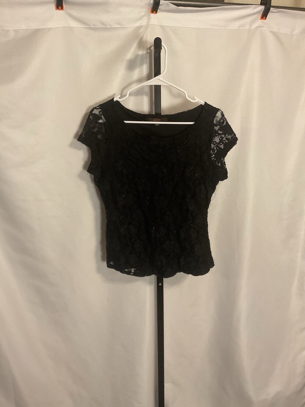 Fever Star Women’s Black Floral Lace Short Sleeve Scoop Neck Top Size Medium